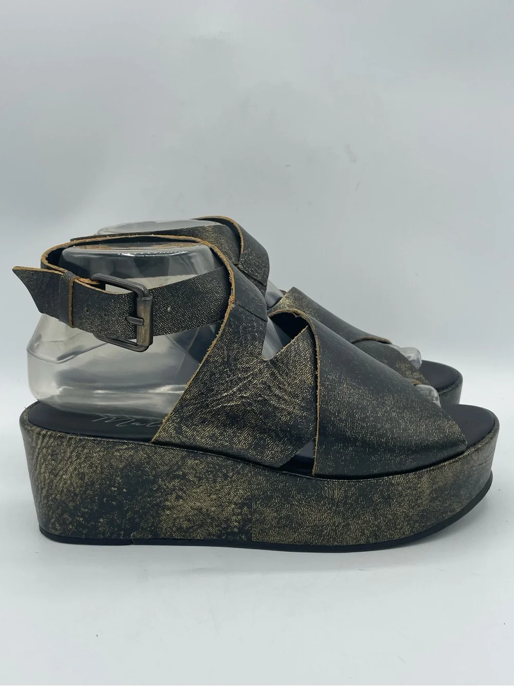 Amuse Society x Matisse Black Leather Platform Sandals Gold Metallic Wash